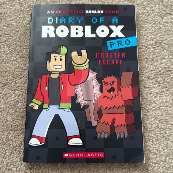 Diario de Un Roblox Pro #1: Escape Monstruoso (Diary of a Roblox Pro #1: Monster - Picture 1 of 3